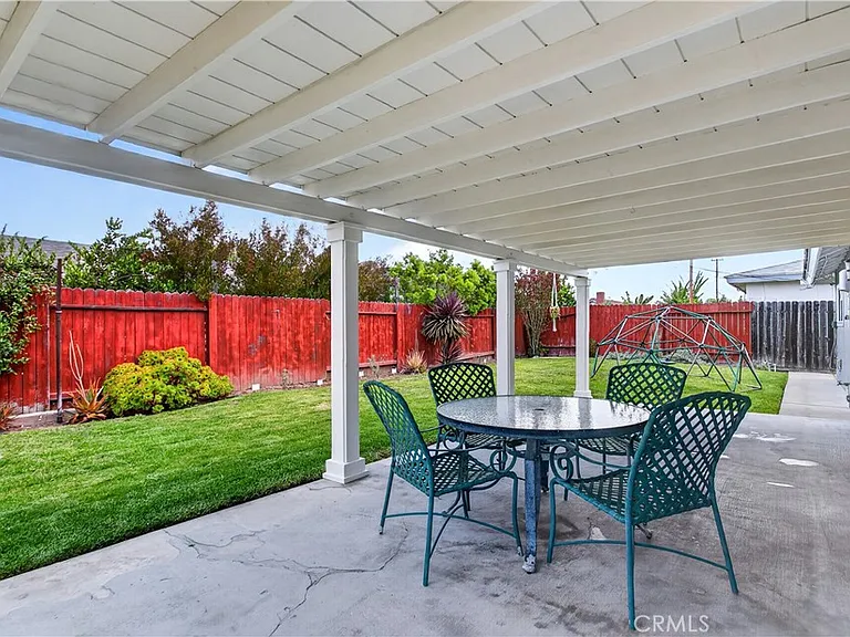 2730 S Poplar St — Photo 21