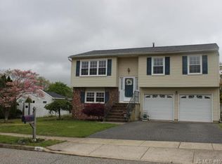 17 Lilac Pl, Howell, NJ 07731