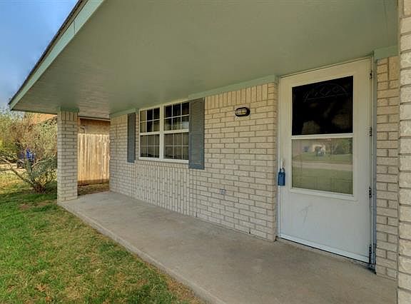 2nd image of 408 Bent Wood Dr