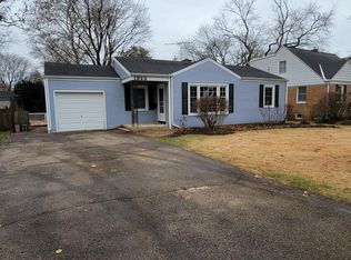 1922 E Illinois St, Wheaton, IL 60187