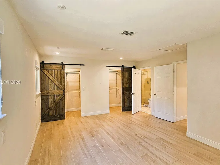 6550 SW 28th St — Photo 8