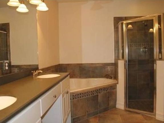 3rd image of 7211 Bergamo Way