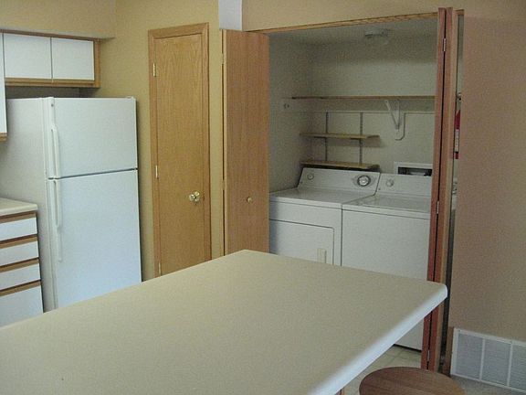 3rd image of 2866 Coral Ct