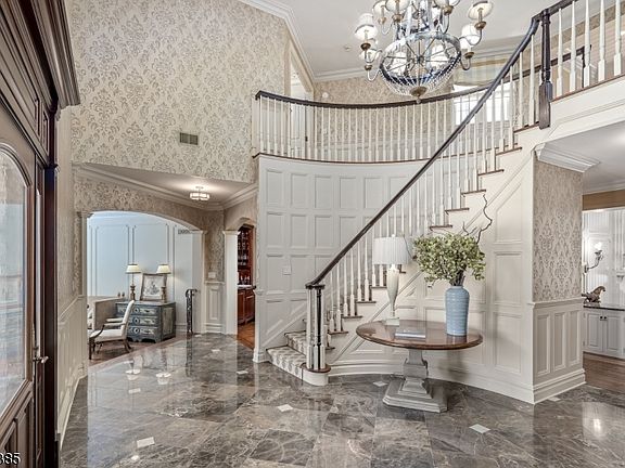 4th image of 6 Charlotte Hill Dr