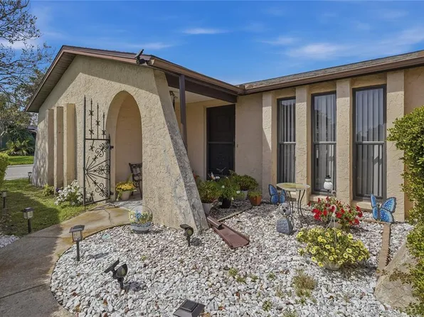 9135 Farmington Ln, Port Richey, FL 34668