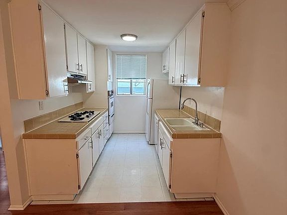 5th image of 1307 Euclid St APT 7
