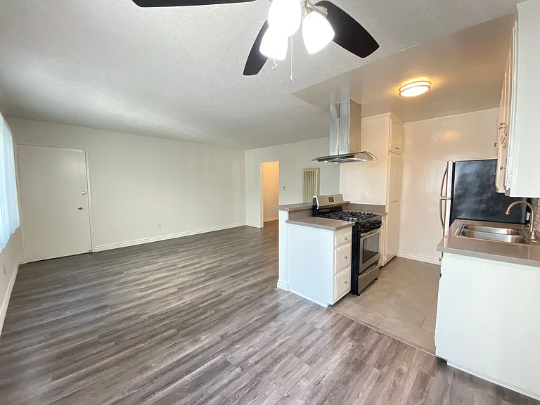 3723 Mentone — Photo 4