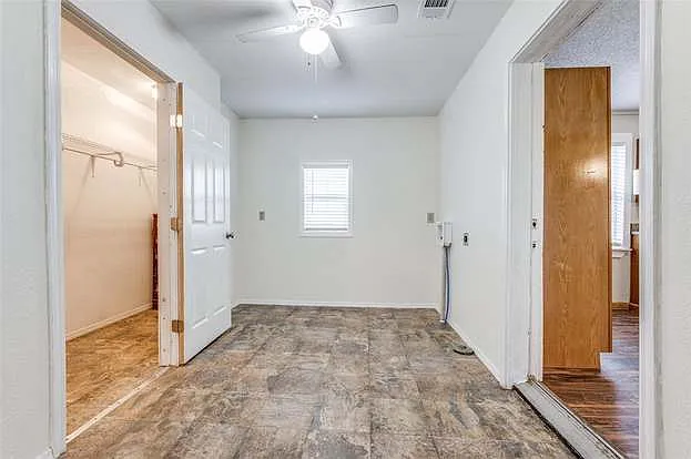 2528 Private Road 5101 — Photo 8