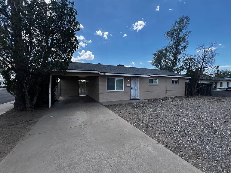 4343 E Wilshire Dr — Photo 3