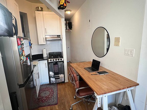 4th image of 207 Sullivan St APT 10