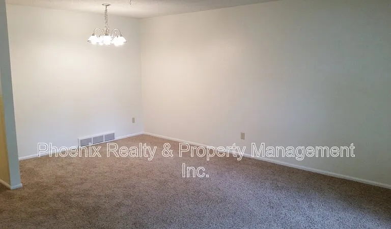 2332 McKinley Ave — Photo 9