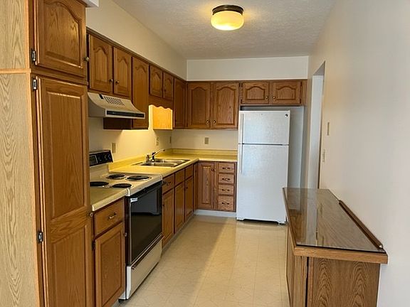 2nd image of 1203 Hillcrest Dr