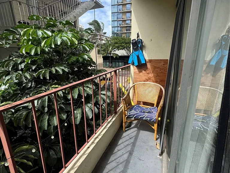 222 Kaiulani Ave #303 — Photo 9