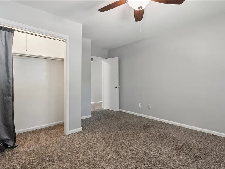 112 Leslie Dr — Photo 29