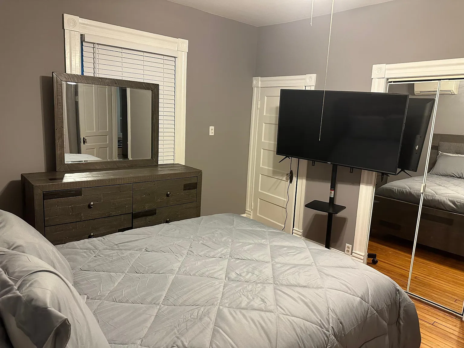2 bed, 1.5 bath, 1200 sqft, $1,600 — Photo 2