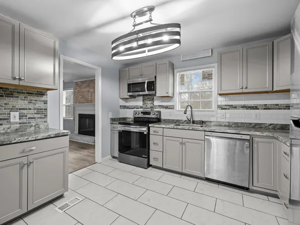 7819 Charles Towne Dr, Columbia, SC 29209