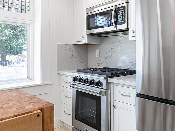 4th image of 407 N Avenue 66 #1