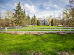 25W271 Foster Ave, Roselle, IL 60172