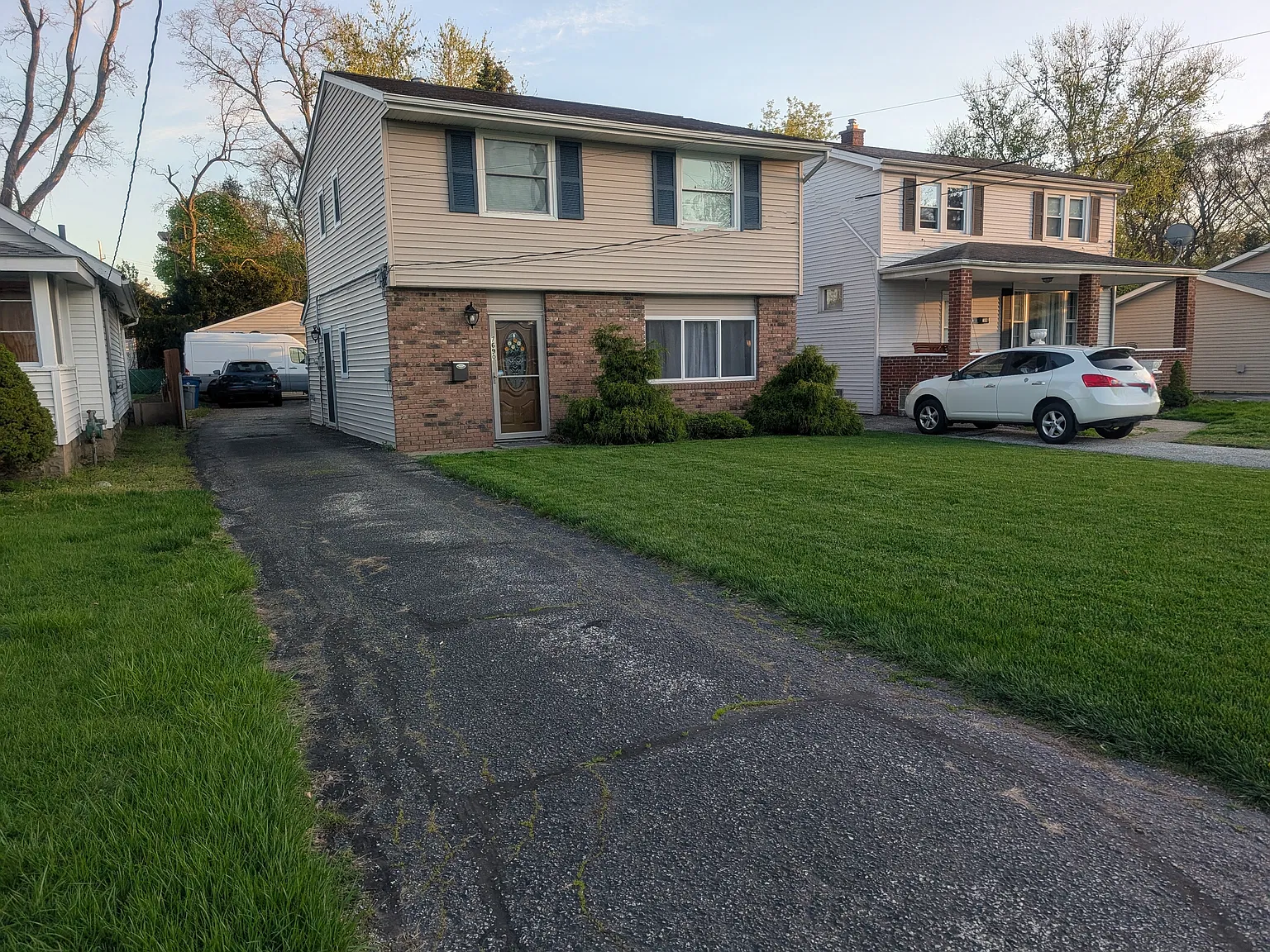 3 bed, 1.5 bath, 1261 sqft, $1,595 — Photo 2