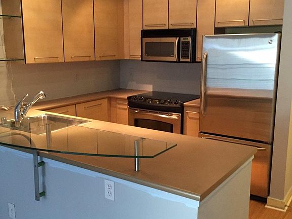 4th image of 1410 E Pine St Unit W206