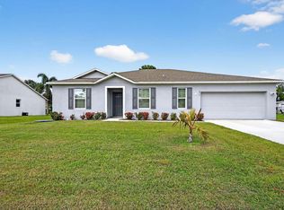 657 NE Horizon Ln, Port Saint Lucie, FL 34983