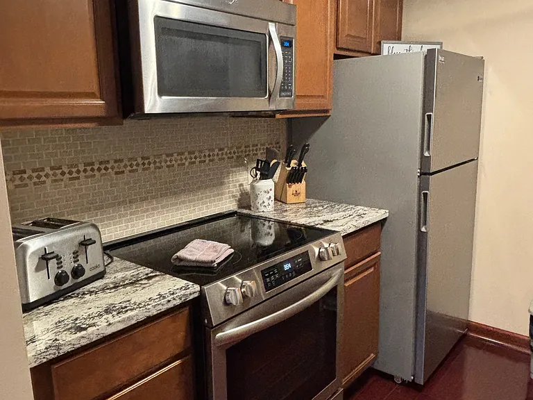 20 Guilford Ln #8 — Photo 6