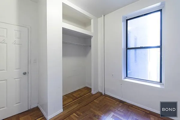 Rented by Bond New York | media 23