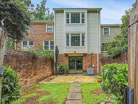 4th image of 2816 Wycliff Rd #2816