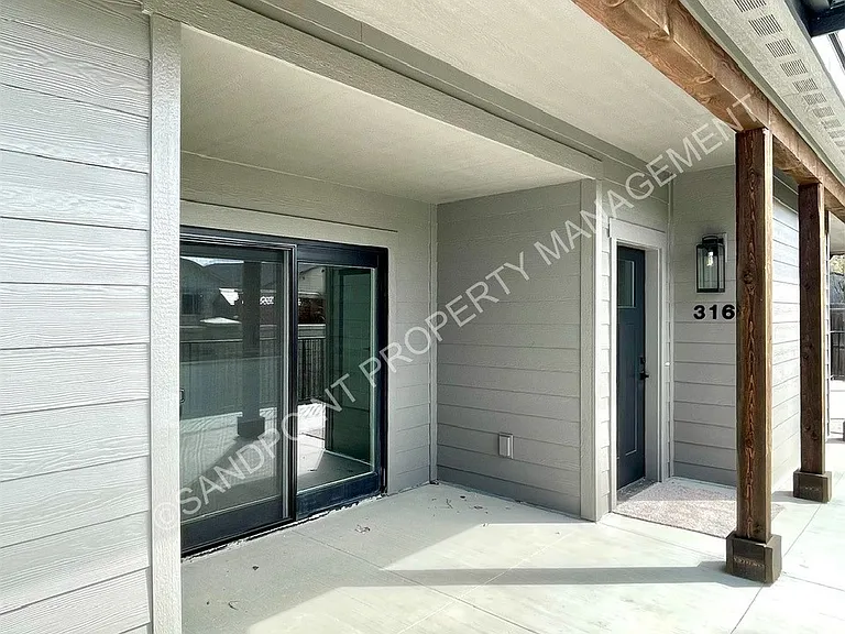 316 Aviator Ave #316 — Photo 5