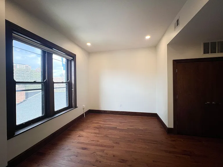 303 Greenup (NEW) — Photo 9