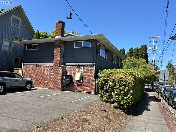 3rd image of 1607 NE 26th Ave