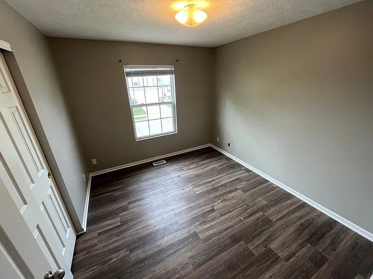 2704 Mesa St — Photo 5