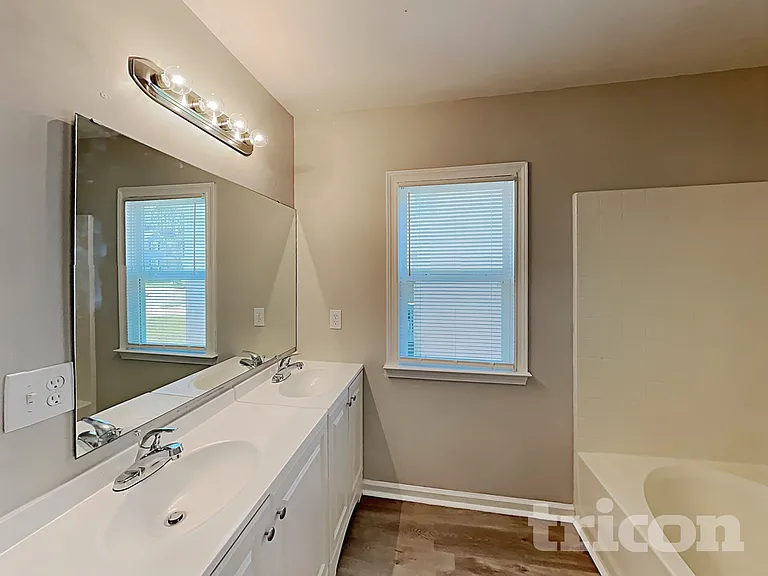 905 Amersham Ln — Photo 11