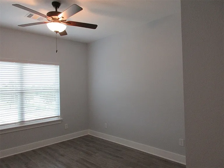 2104 Crescent Pointe Pkwy — Photo 12
