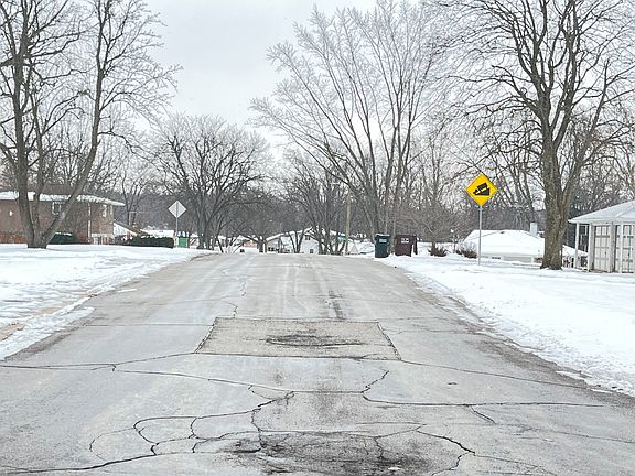 4th image of 406 Neosho St