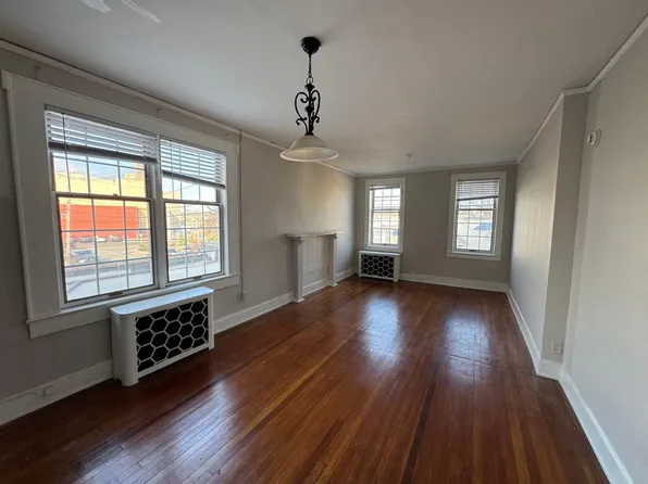 2B Summit Ave #16, Elmwood Park, NJ 07407