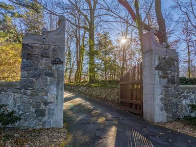 57 Sandy Hill Road, Oyster Bay, NY, 11771