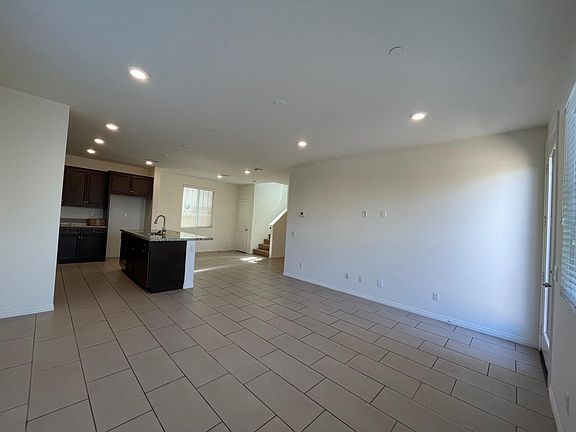 4th image of 3258 E Mount Rainier Dr
