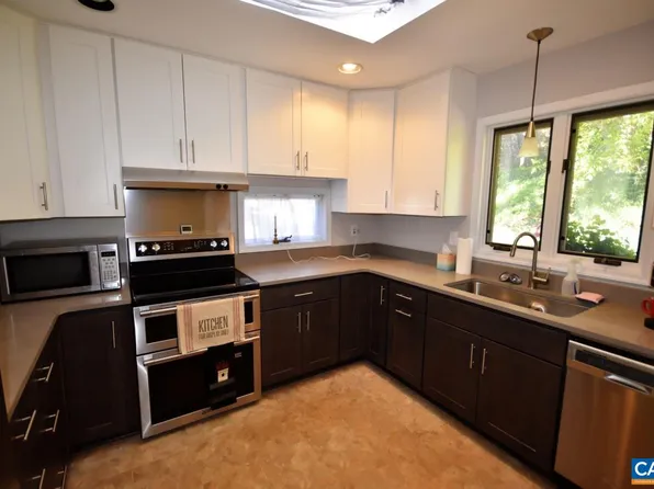 1307 Branchlands Dr, Charlottesville, VA 22901