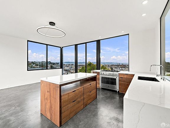 5th image of 75 Bronte St