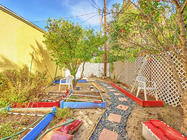 20758 Stephanie Dr — Photo 40