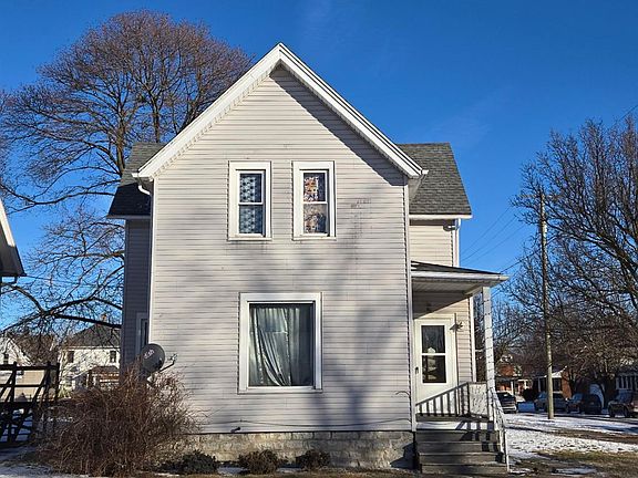 3rd image of 1330 Carr St