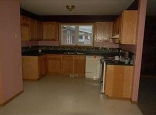 4865 Kathryn Dr, Geneva, OH 44041