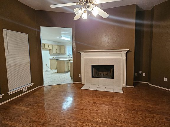 3rd image of 1115 De Haviland Ave