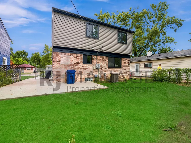 12039 Rockland — Photo 22