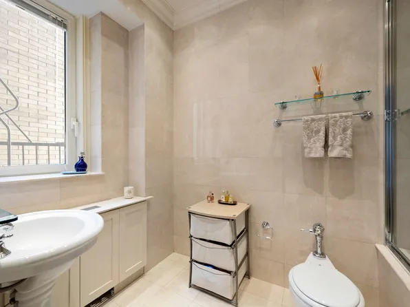 470 Park Avenue 4D image 6 of 7