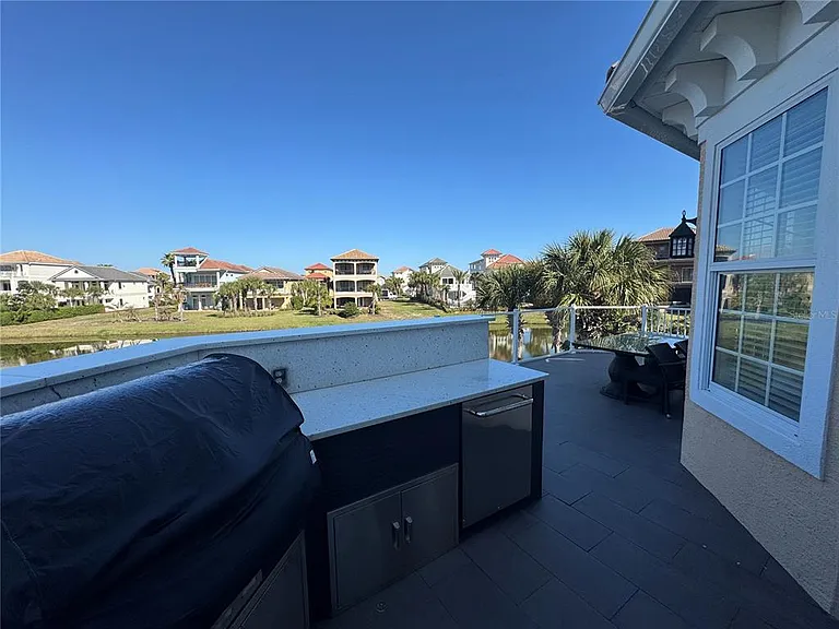 323 Ocean Crest Dr — Photo 19