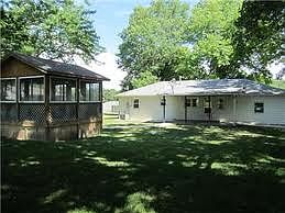 Back yard with Enclosed Hot 