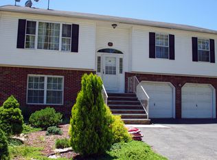 86 Hall St, Somerset, NJ