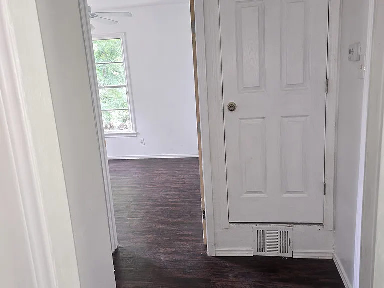 1716 Karen Ln #2 — Photo 1